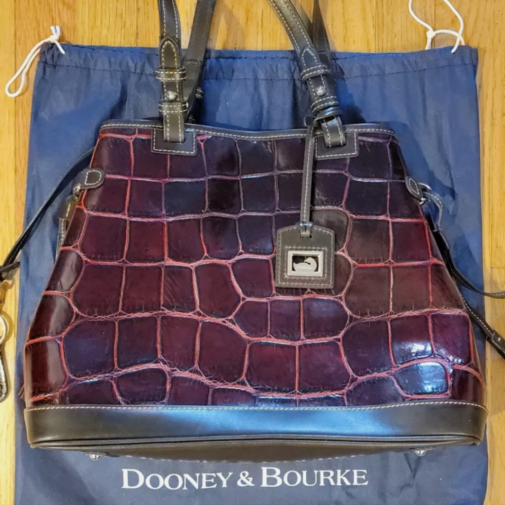 Euc Dooney & Bourke Croc Embossed Leather Bag